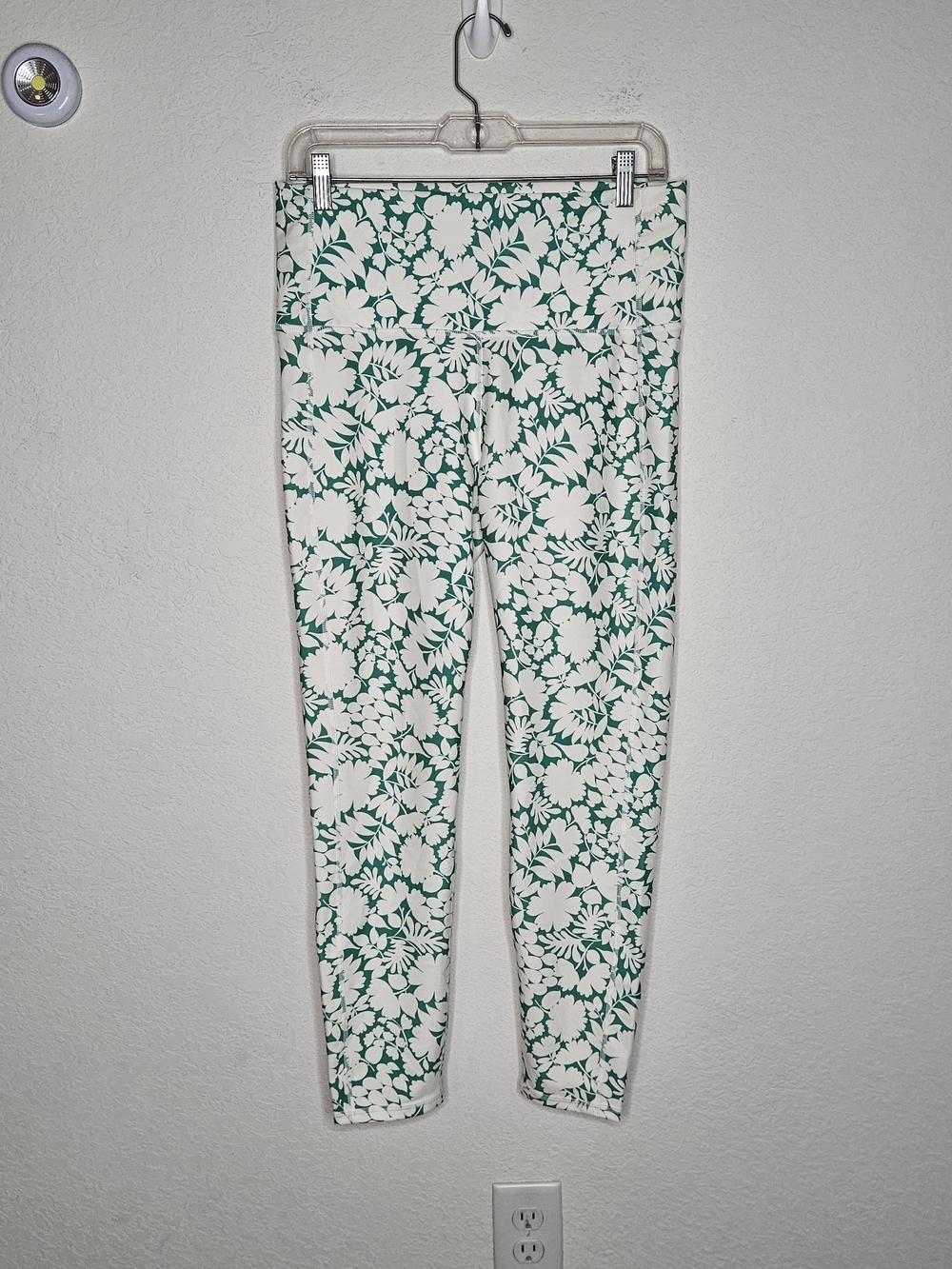 Carve Designs Floral Leggings XL Green White High Rise Stretch Activewear NWOT